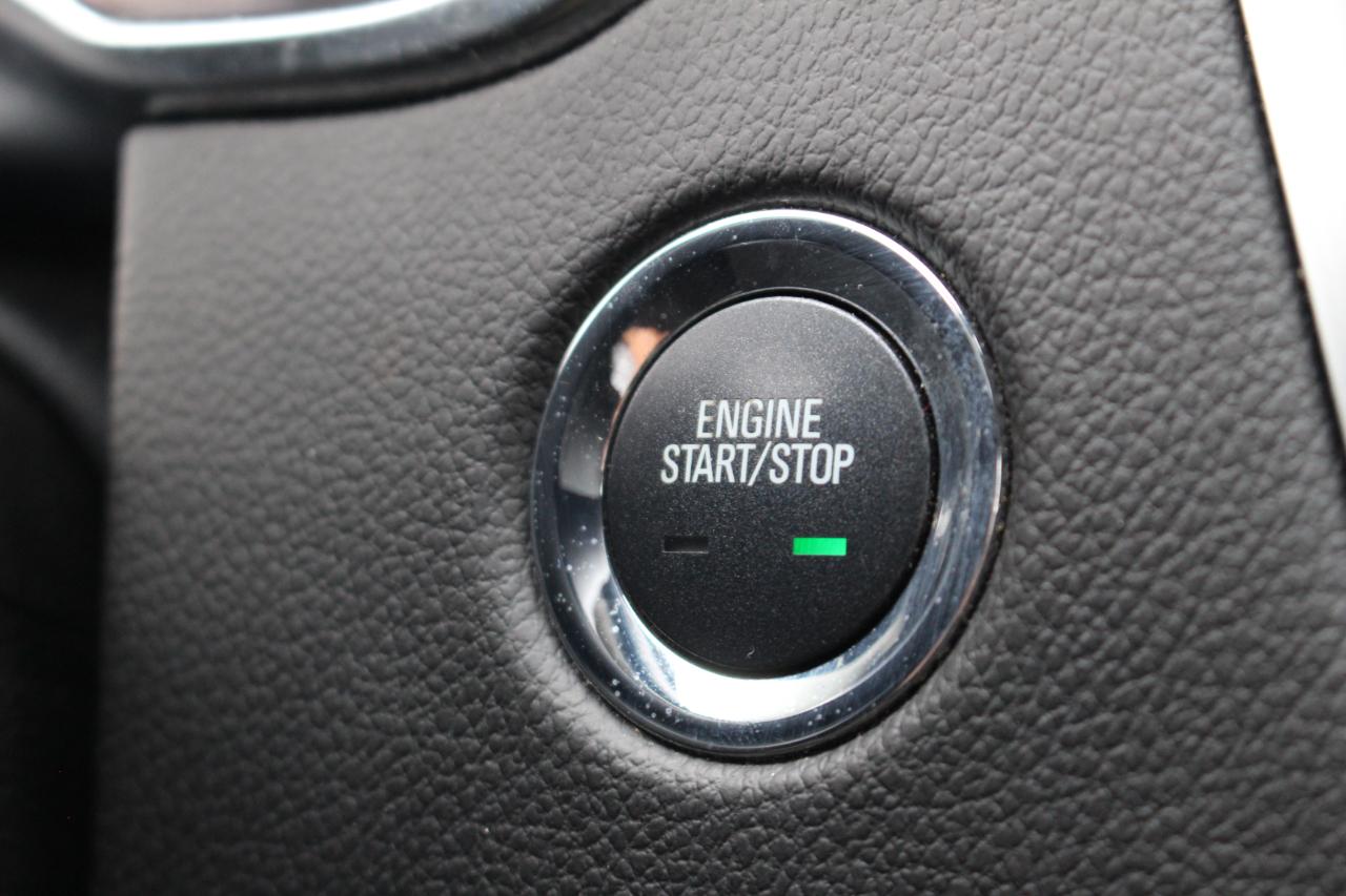 Cadillac SRX Base 2015