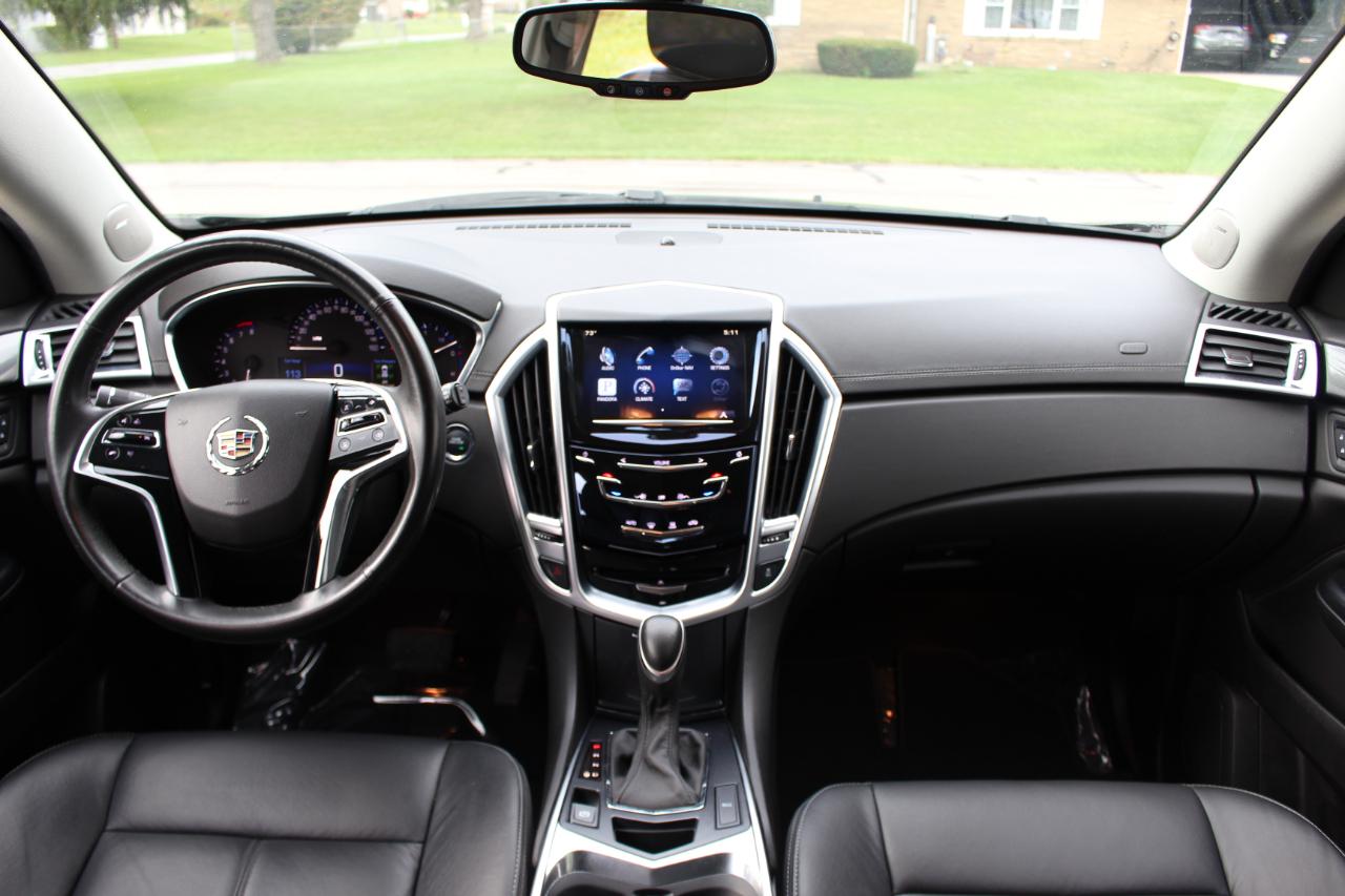 Cadillac SRX Base 2015