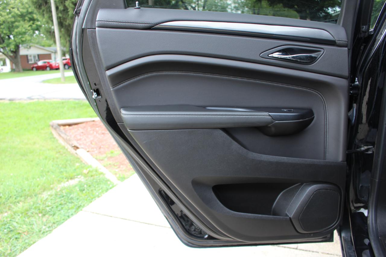 Cadillac SRX Base 2015