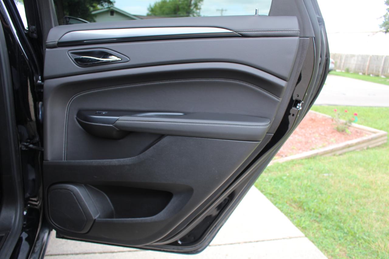 Cadillac SRX Base 2015