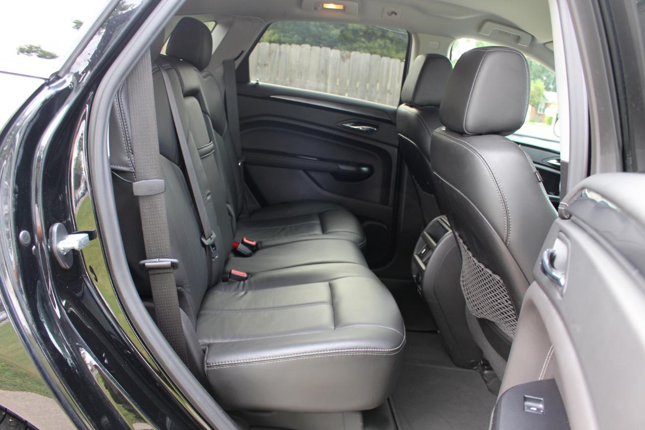 Cadillac SRX Base 2015