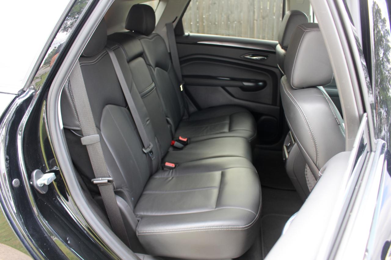 Cadillac SRX Base 2015