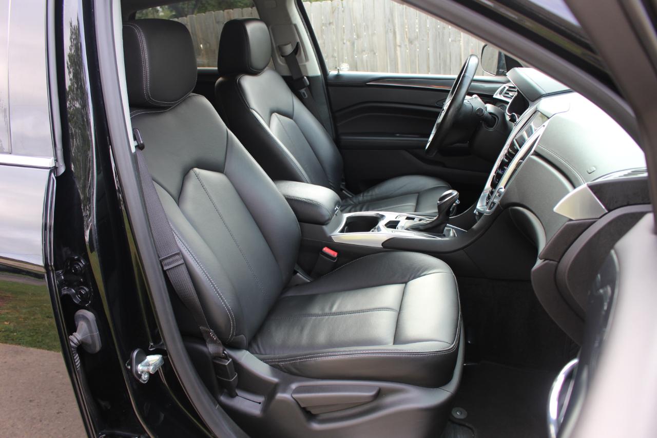 Cadillac SRX Base 2015