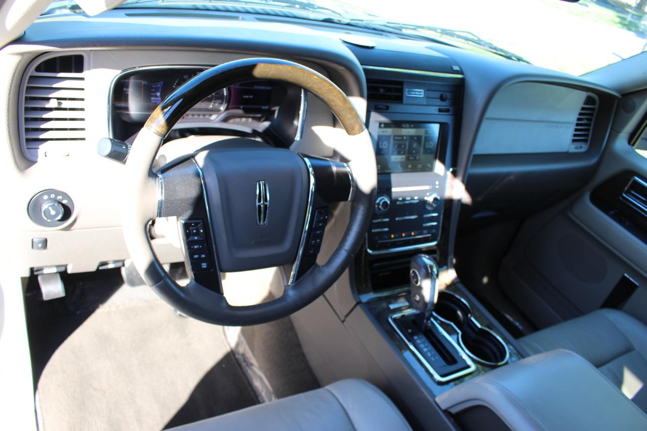 Lincoln Navigator L Select 4WD 2016