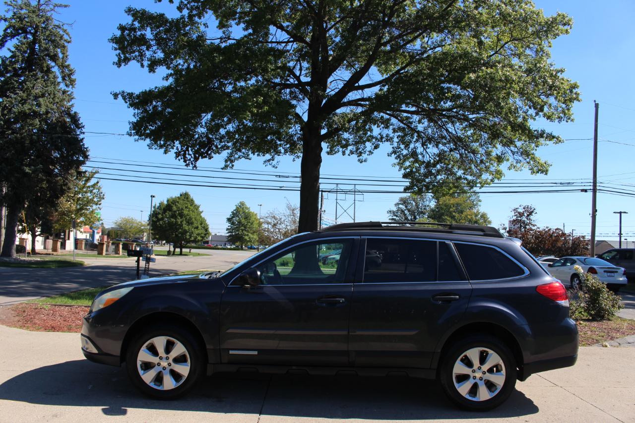 Subaru Outback 2.5i Limited 2011