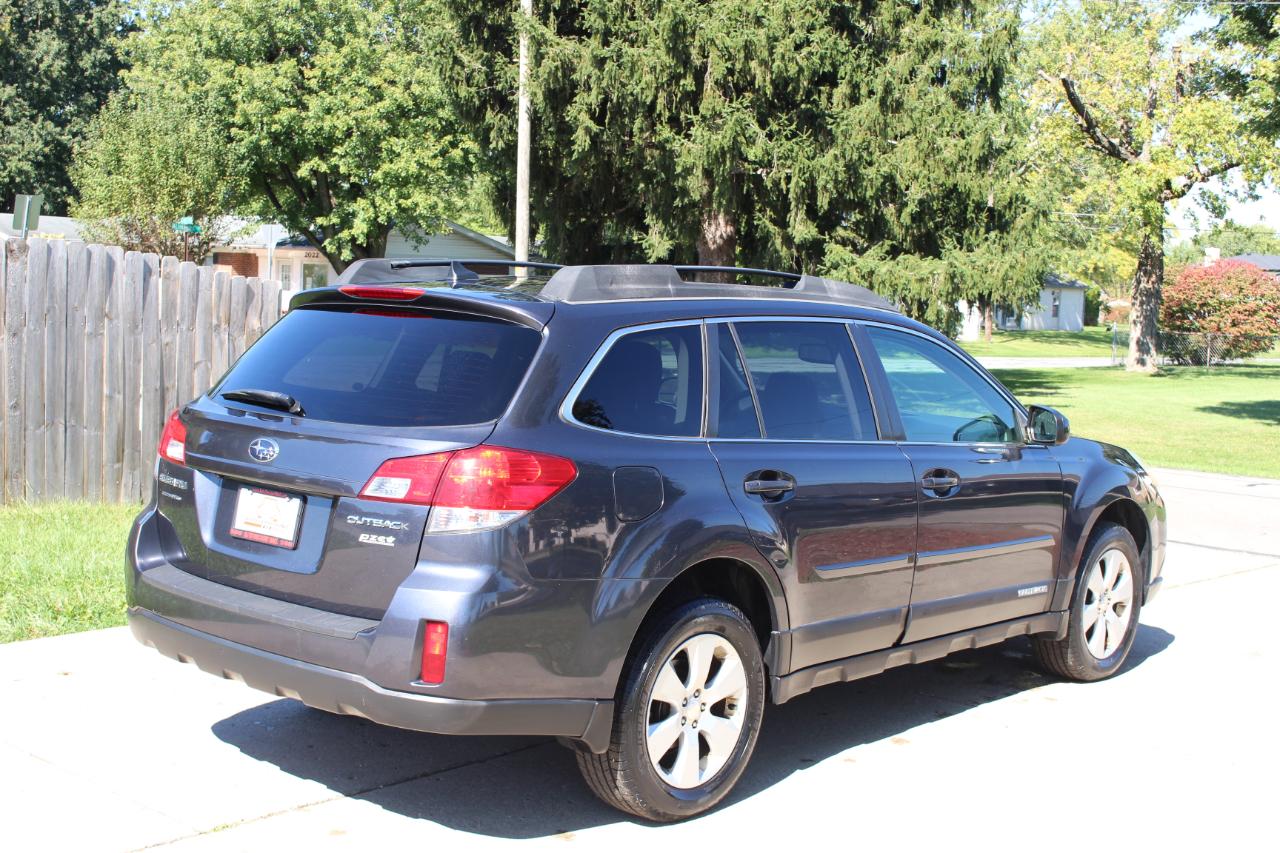 Subaru Outback 2.5i Limited 2011
