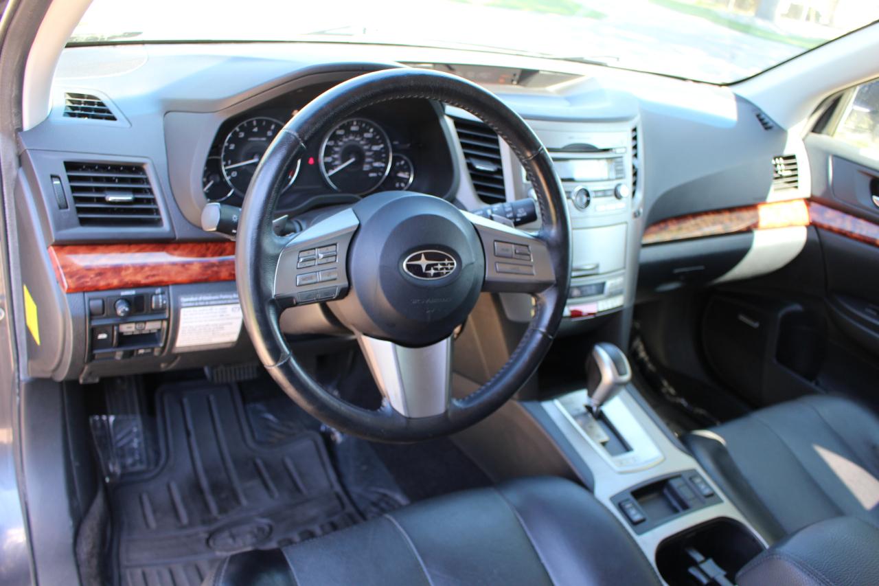 Subaru Outback 2.5i Limited 2011