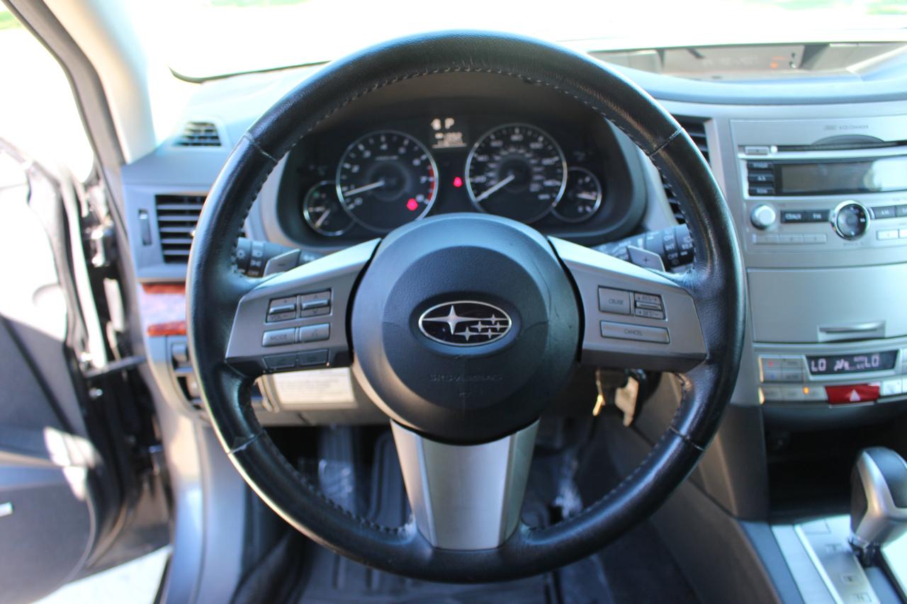 Subaru Outback 2.5i Limited 2011