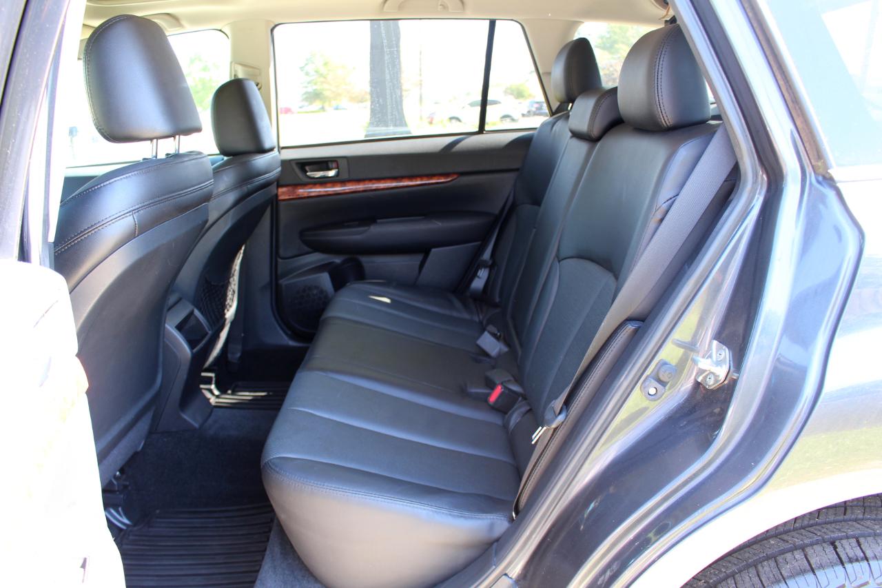 Subaru Outback 2.5i Limited 2011