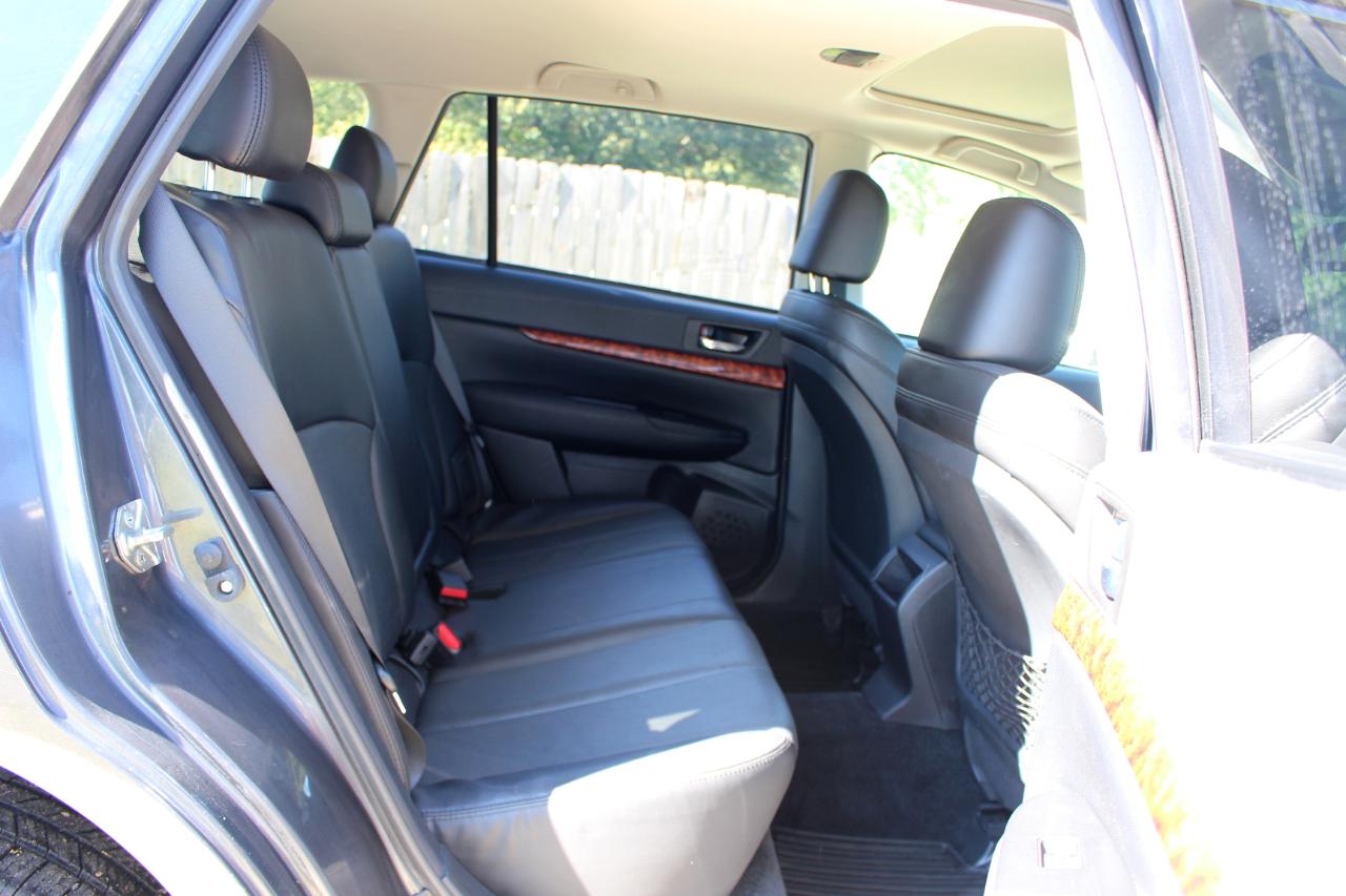 Subaru Outback 2.5i Limited 2011