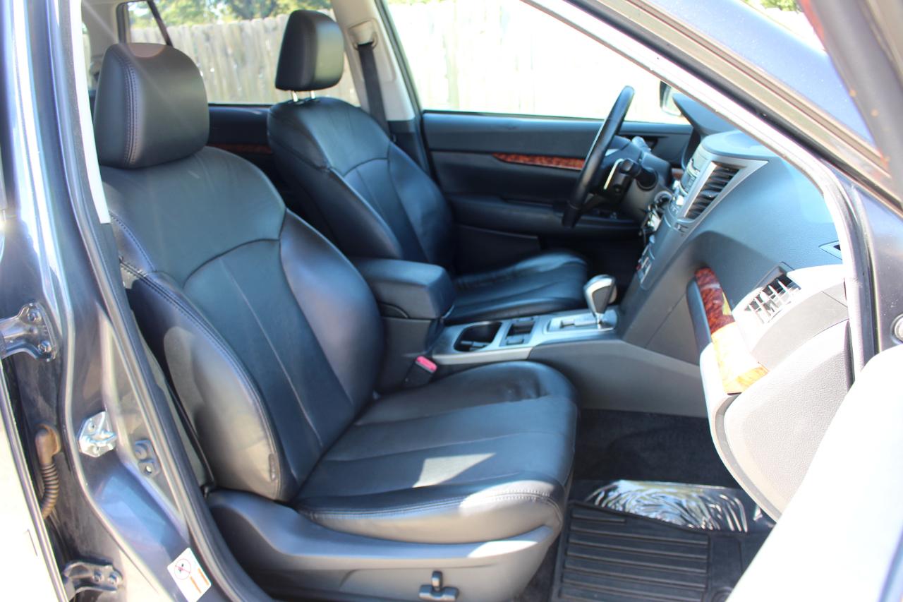 Subaru Outback 2.5i Limited 2011