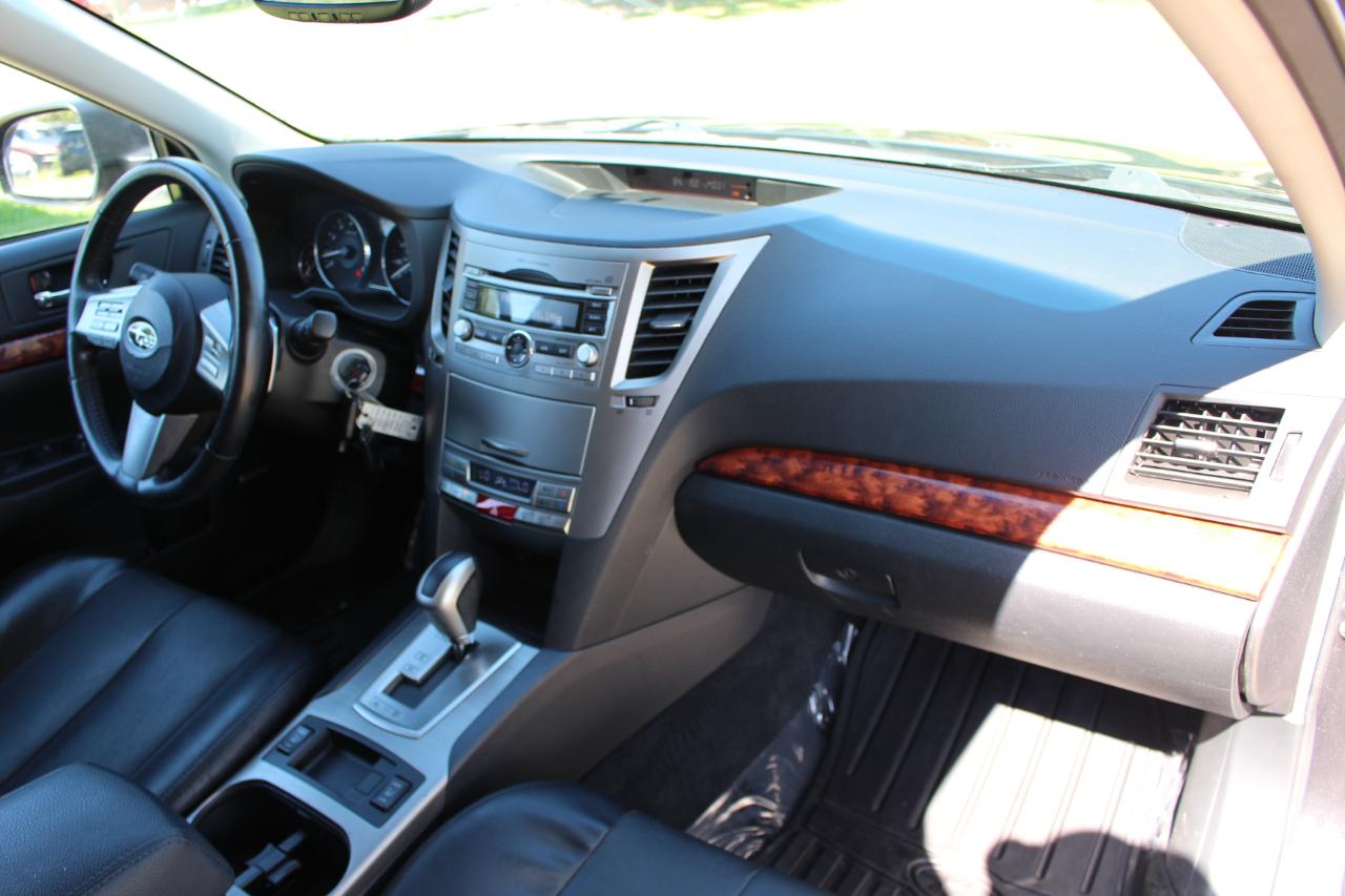 Subaru Outback 2.5i Limited 2011