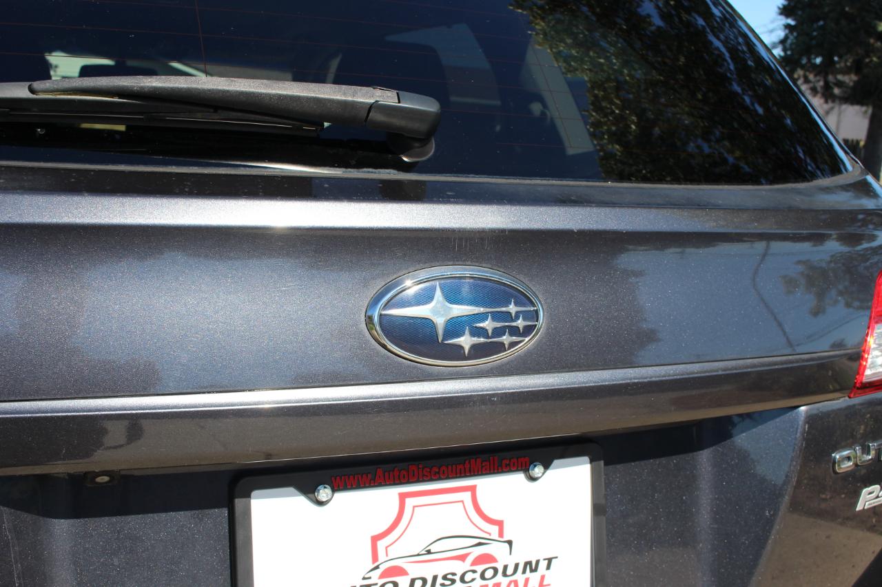 Subaru Outback 2.5i Limited 2011