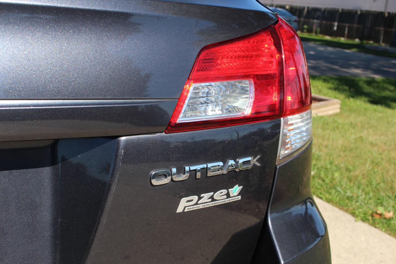 Subaru Outback 2.5i Limited 2011