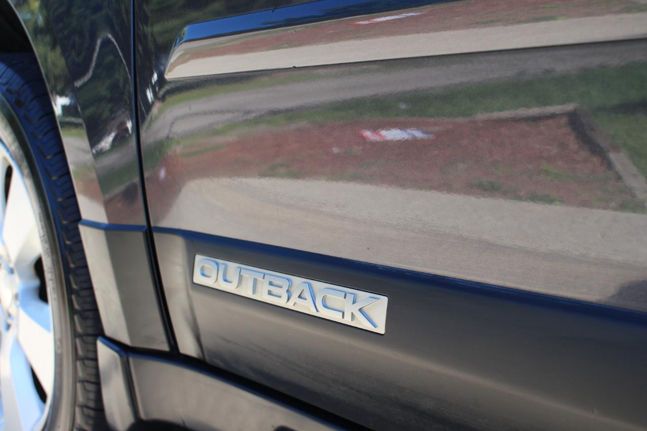 Subaru Outback 2.5i Limited 2011