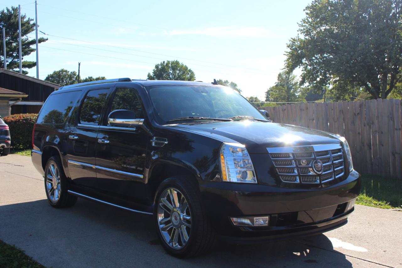 Cadillac Escalade ESV AWD Luxury 2011