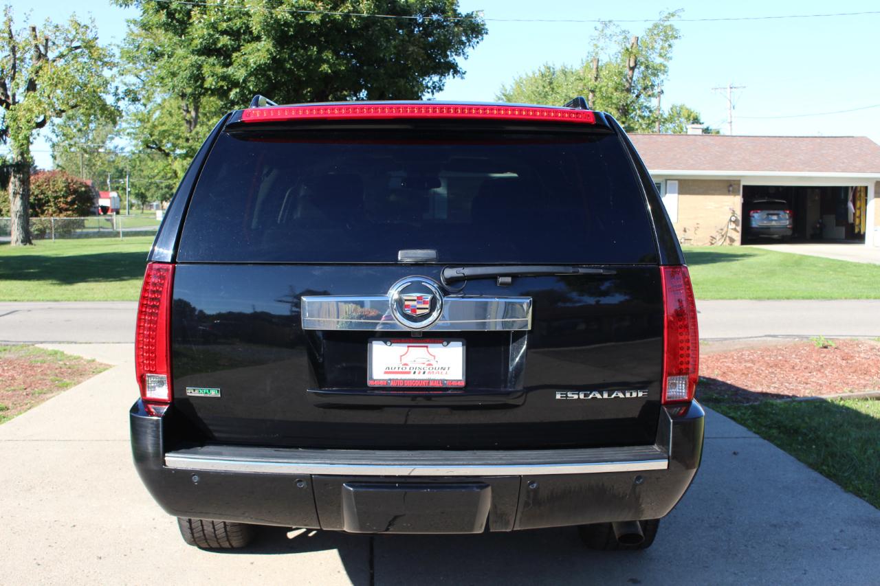 Cadillac Escalade ESV AWD Luxury 2011