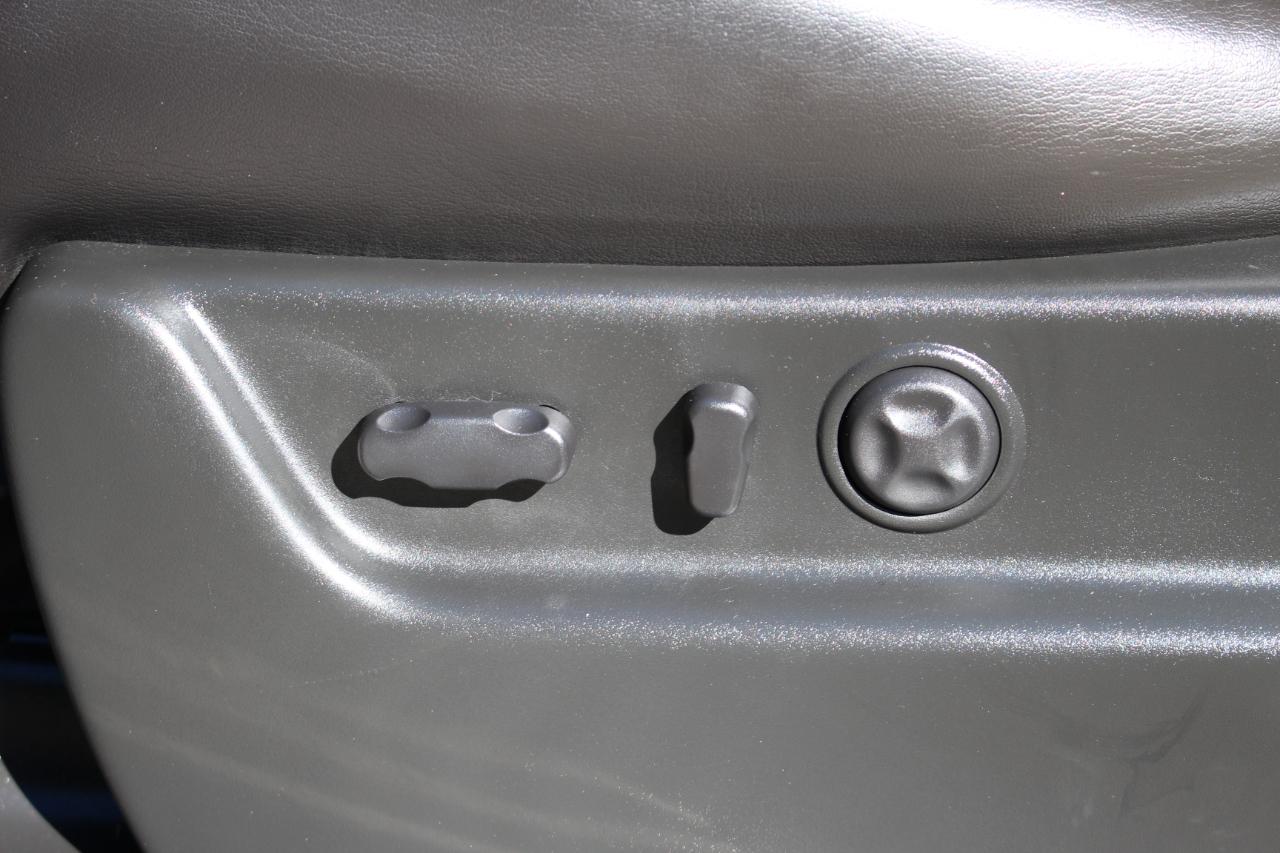 Cadillac Escalade ESV AWD Luxury 2011