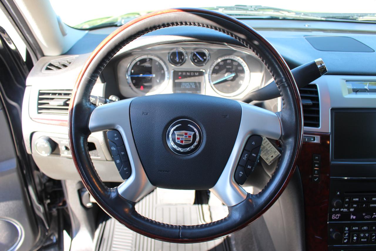 Cadillac Escalade ESV AWD Luxury 2011