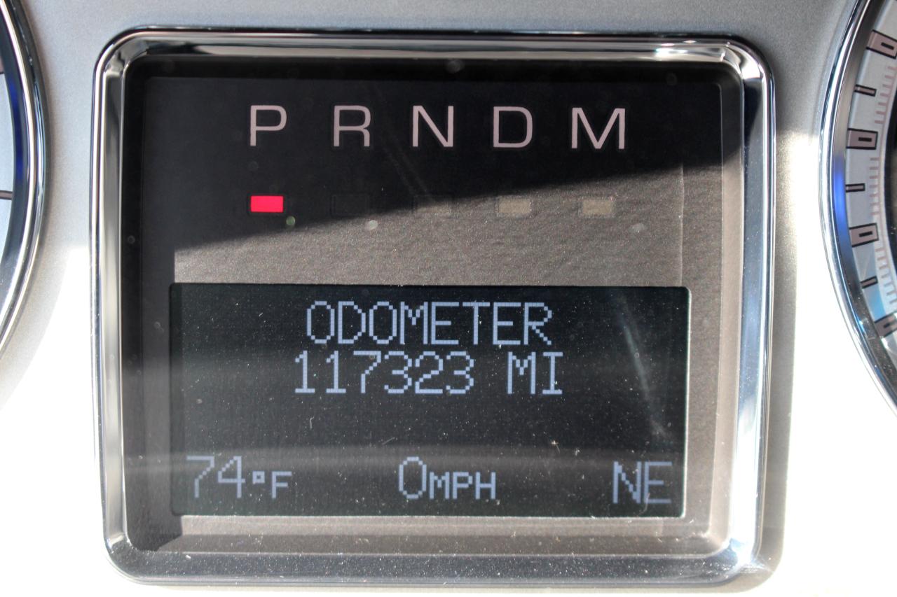 Cadillac Escalade ESV AWD Luxury 2011