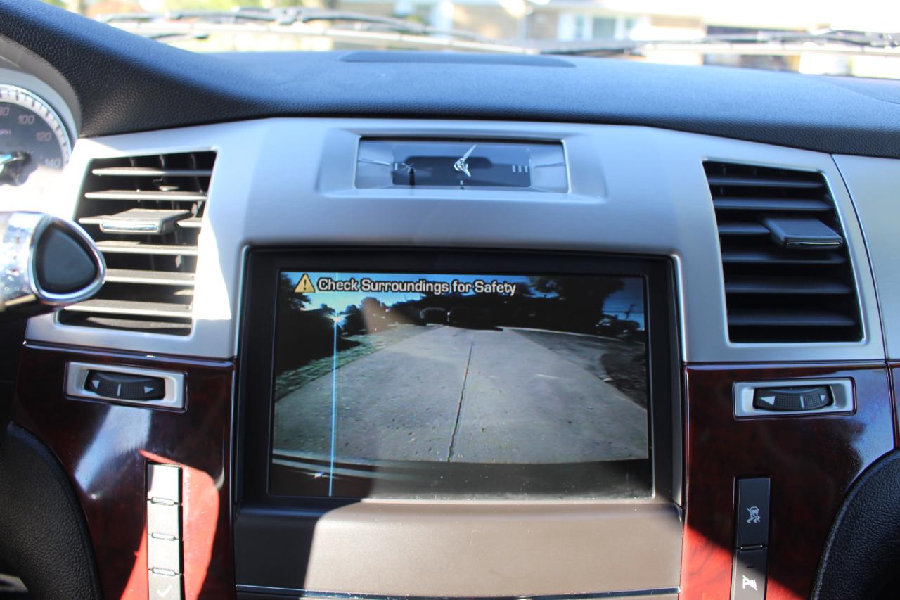 Cadillac Escalade ESV AWD Luxury 2011