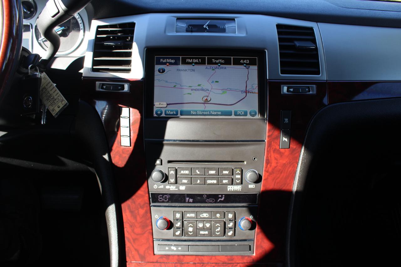 Cadillac Escalade ESV AWD Luxury 2011