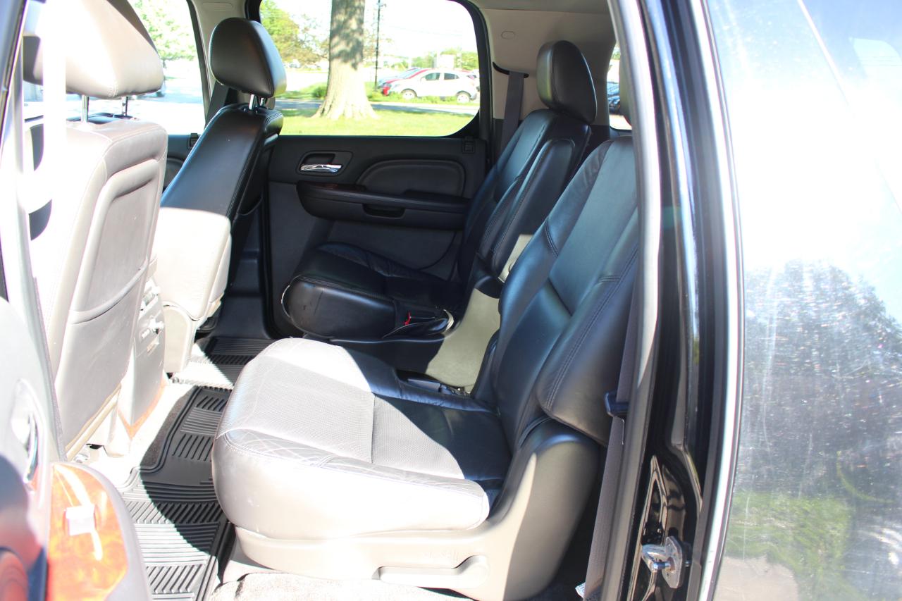 Cadillac Escalade ESV AWD Luxury 2011