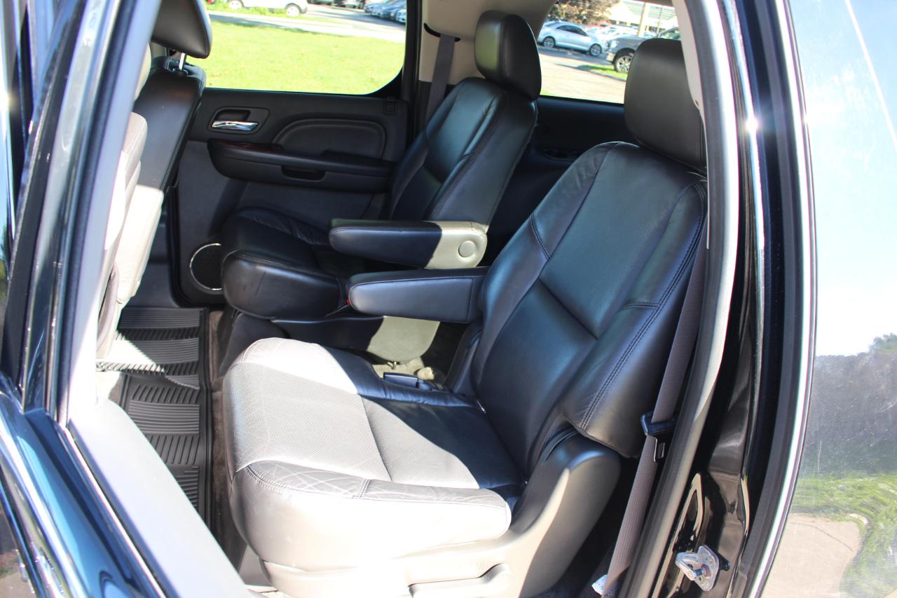 Cadillac Escalade ESV AWD Luxury 2011