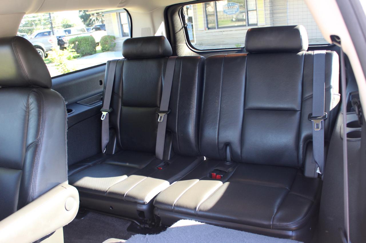 Cadillac Escalade ESV AWD Luxury 2011