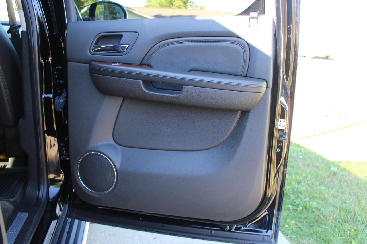 Cadillac Escalade ESV AWD Luxury 2011