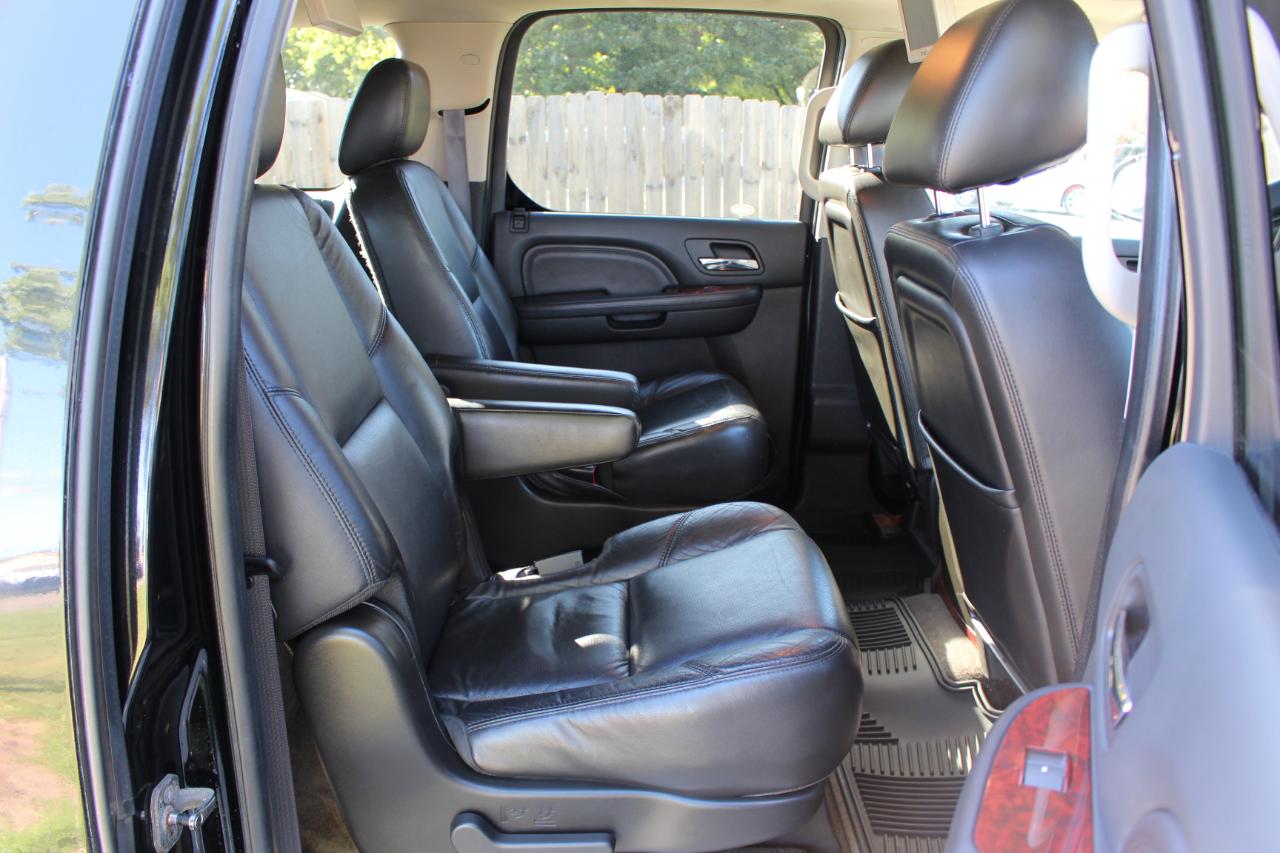 Cadillac Escalade ESV AWD Luxury 2011