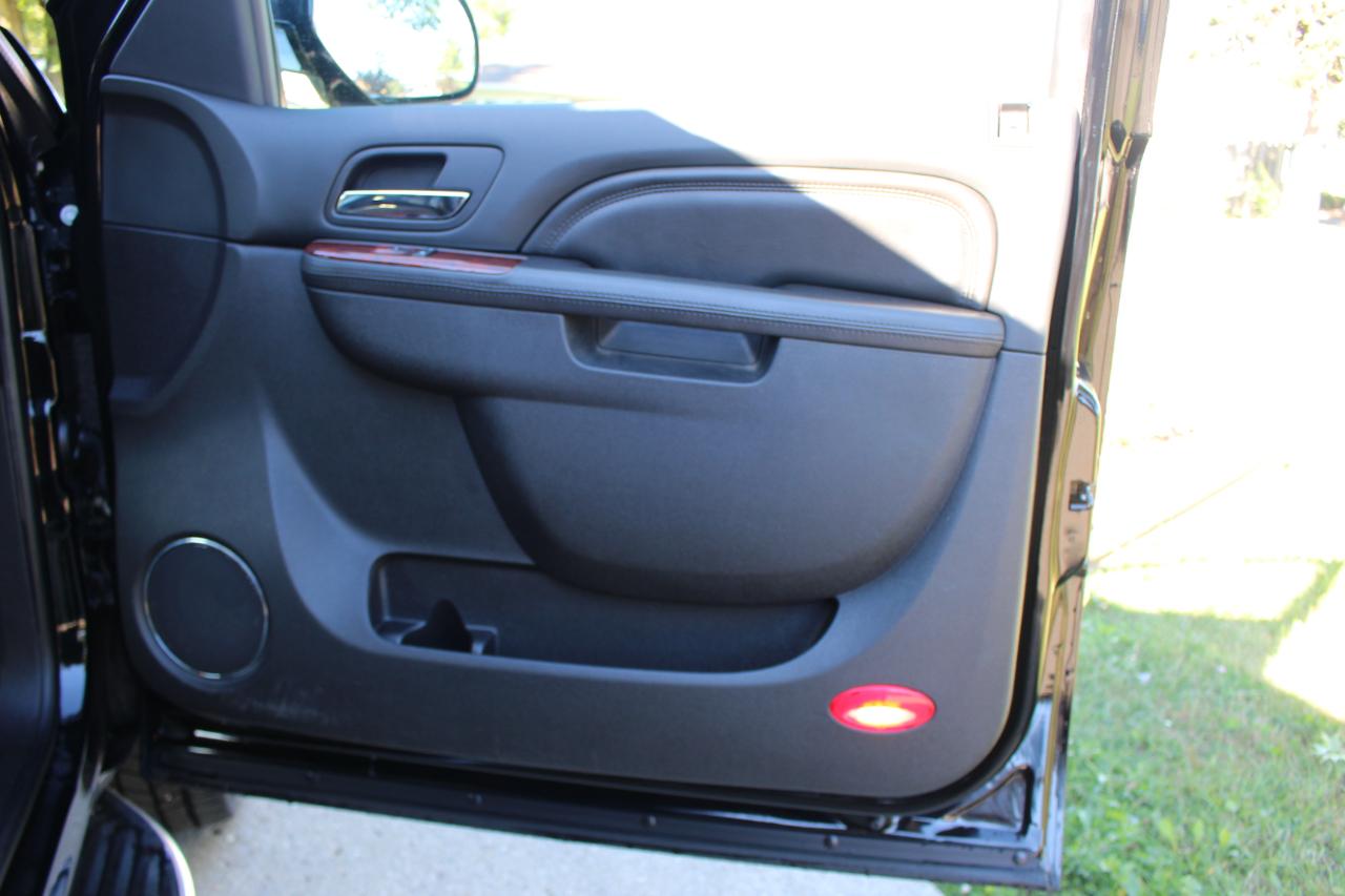 Cadillac Escalade ESV AWD Luxury 2011