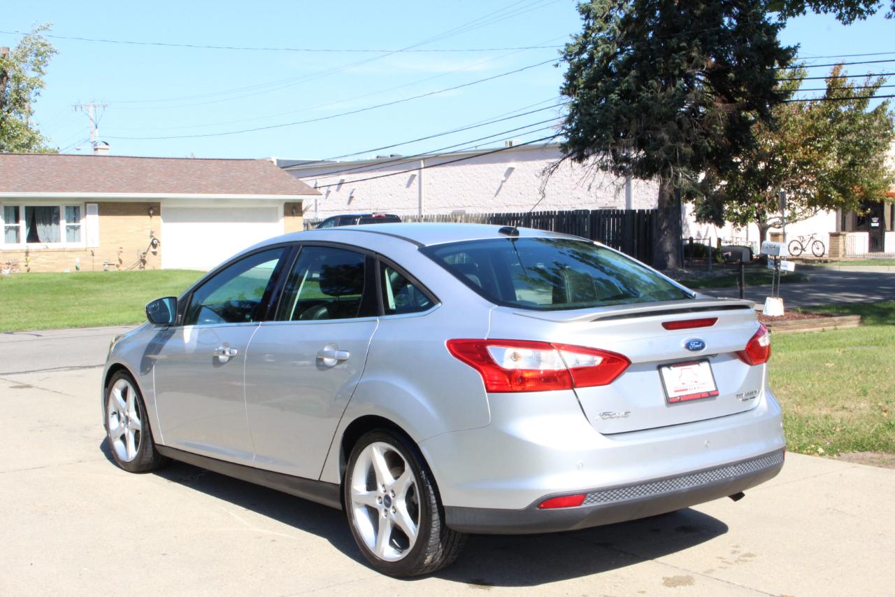 Ford Focus Titanium Sedan 2014