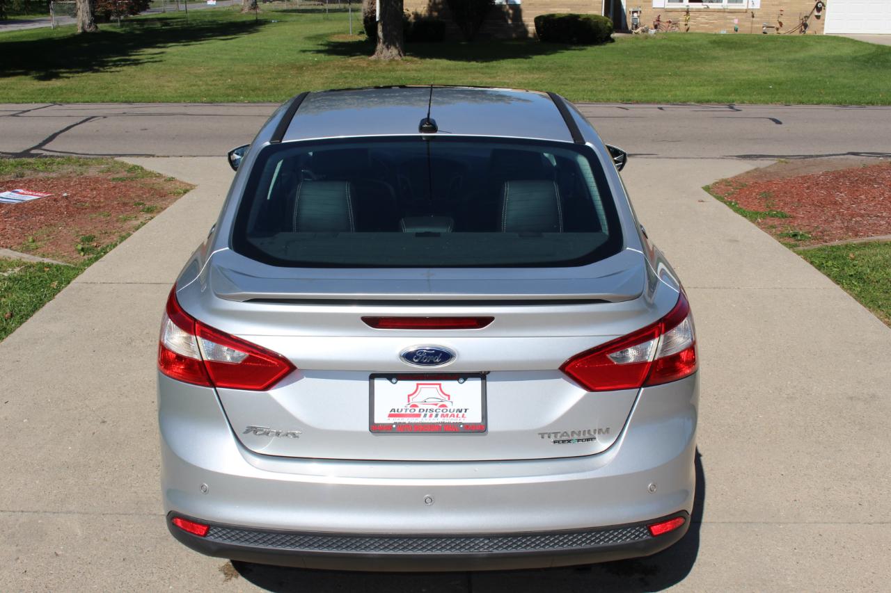 Ford Focus Titanium Sedan 2014
