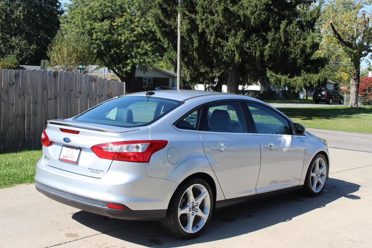 Ford Focus Titanium Sedan 2014