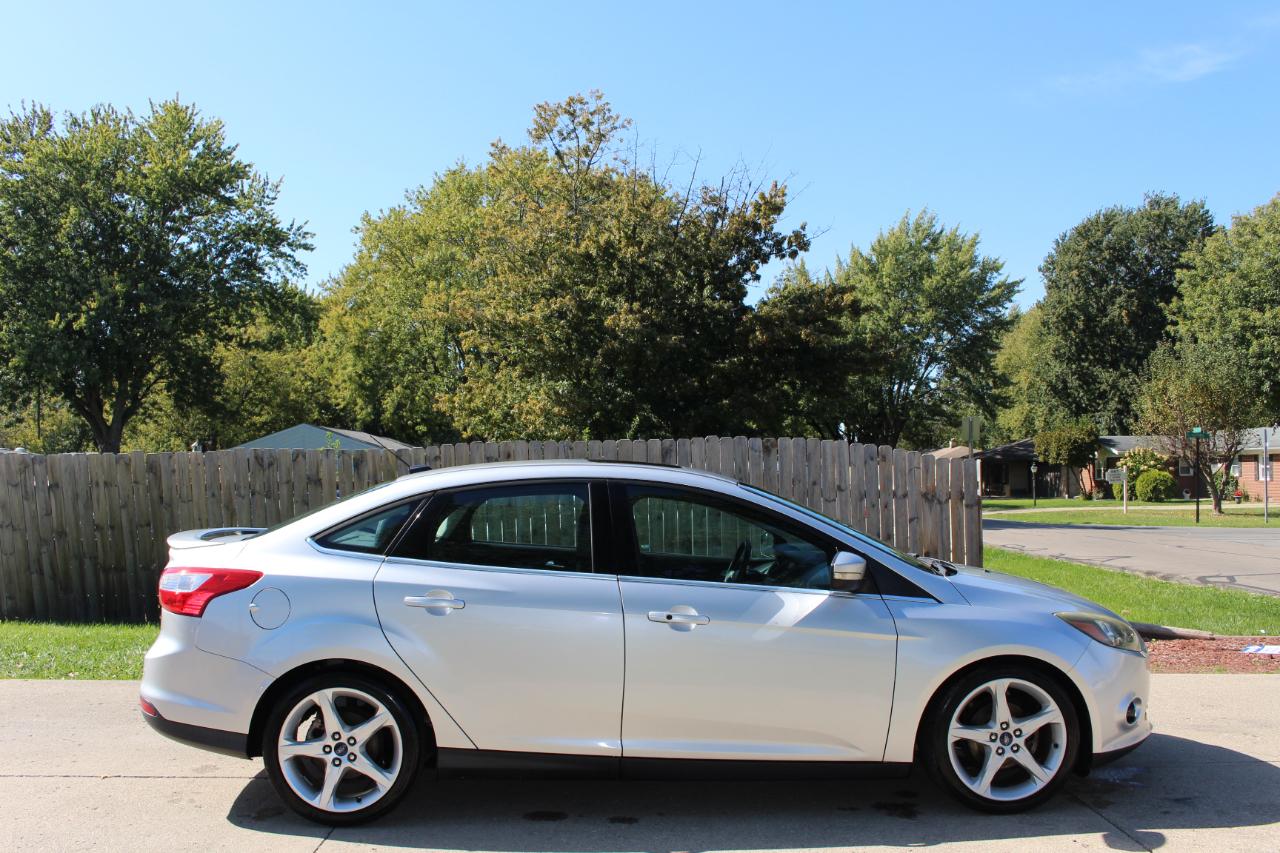 Ford Focus Titanium Sedan 2014