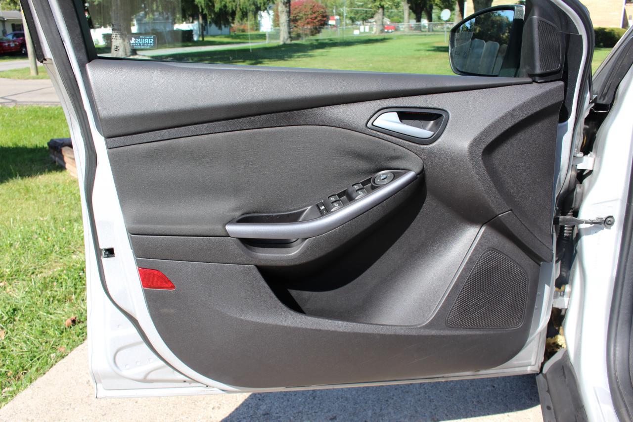 Ford Focus Titanium Sedan 2014