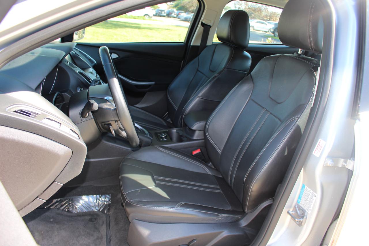 Ford Focus Titanium Sedan 2014