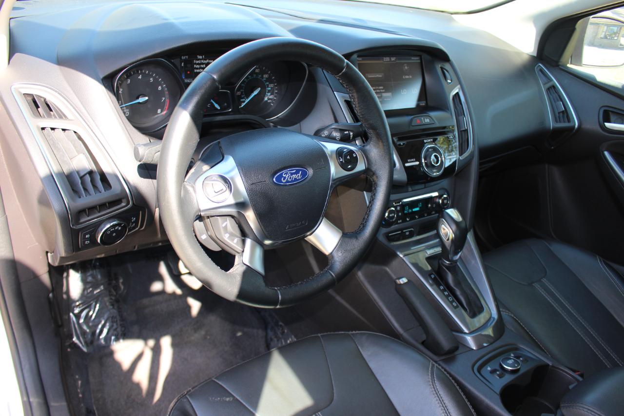 Ford Focus Titanium Sedan 2014