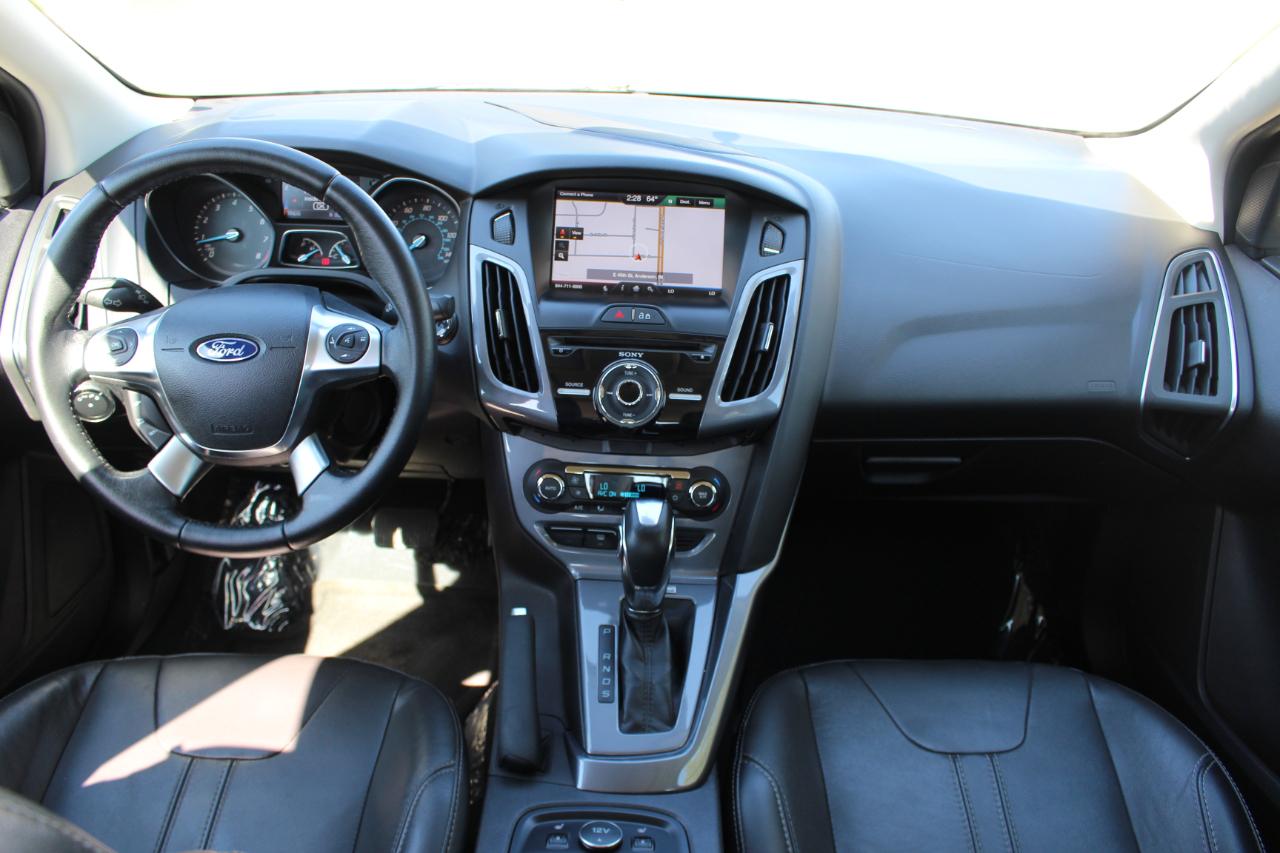 Ford Focus Titanium Sedan 2014