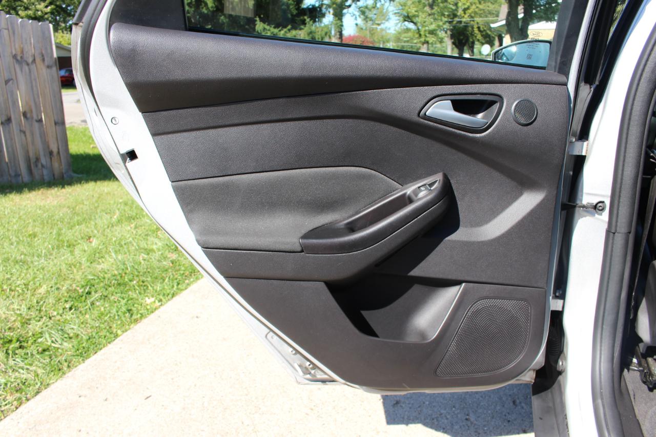 Ford Focus Titanium Sedan 2014