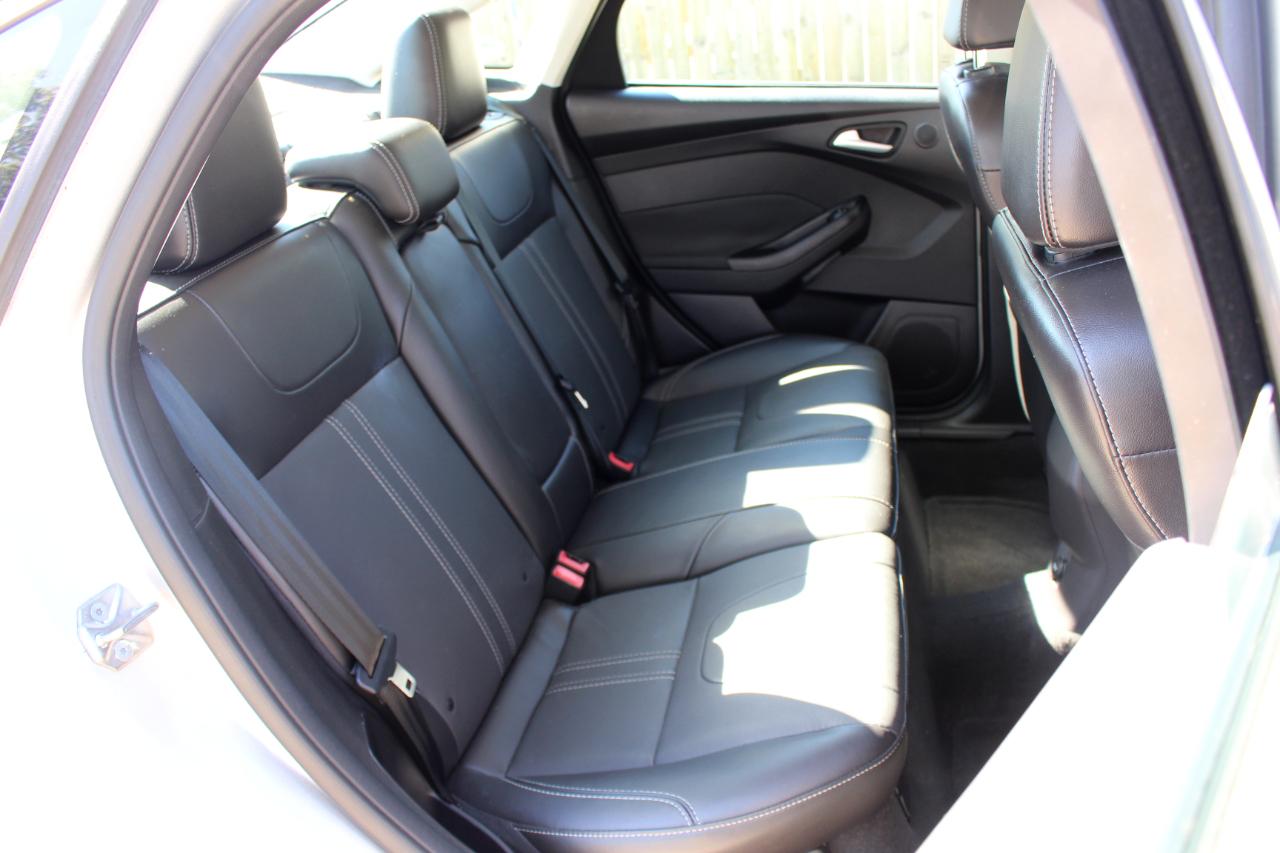 Ford Focus Titanium Sedan 2014