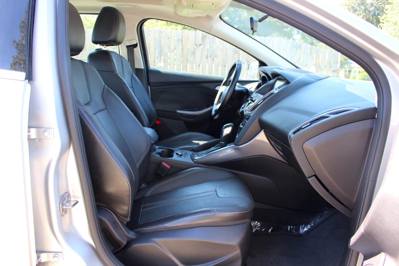 Ford Focus Titanium Sedan 2014
