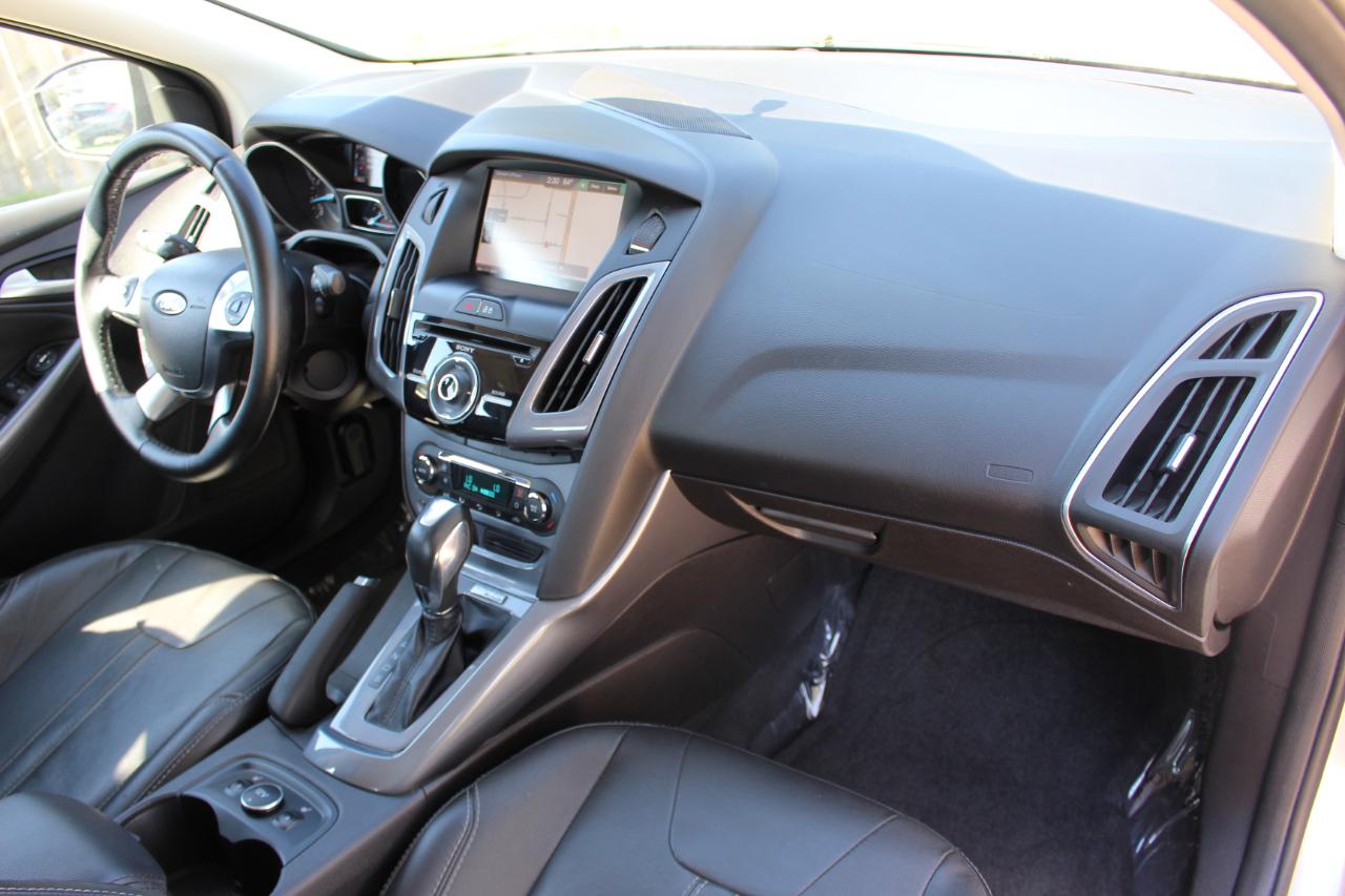 Ford Focus Titanium Sedan 2014