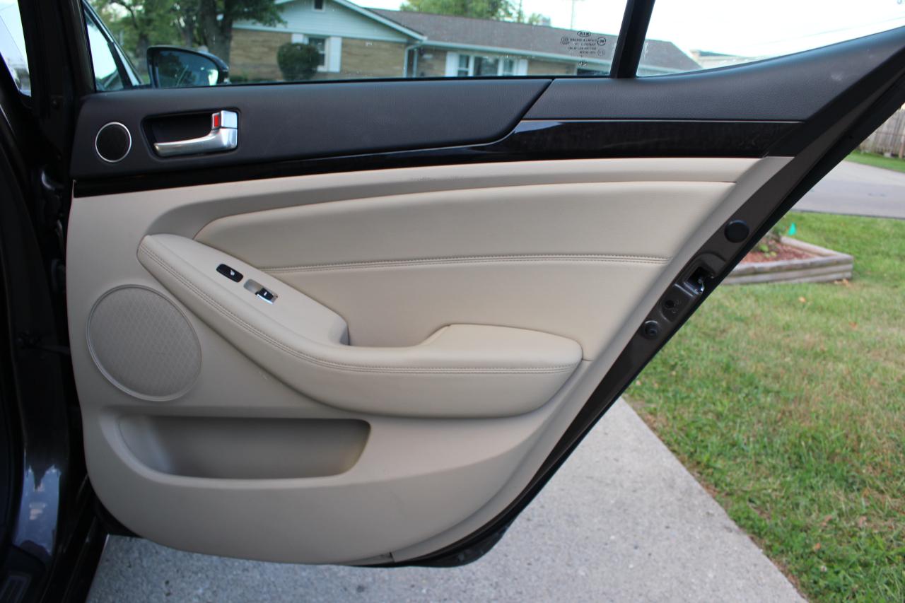 Kia Cadenza Premium 2014
