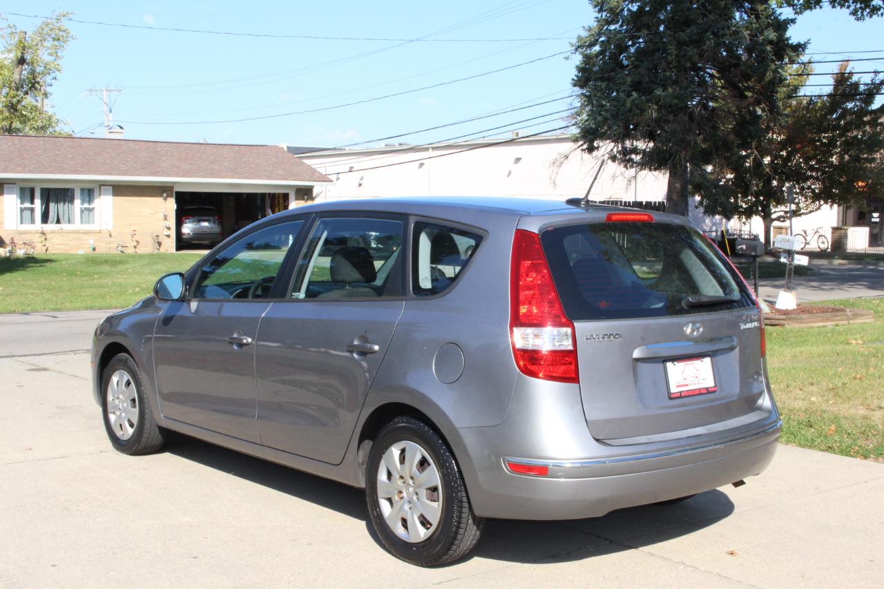Hyundai Elantra Touring  2011