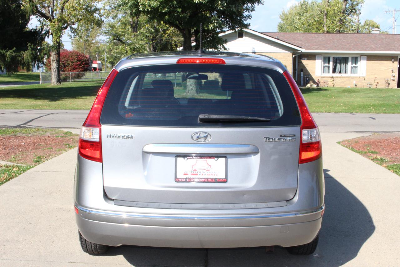 Hyundai Elantra Touring  2011