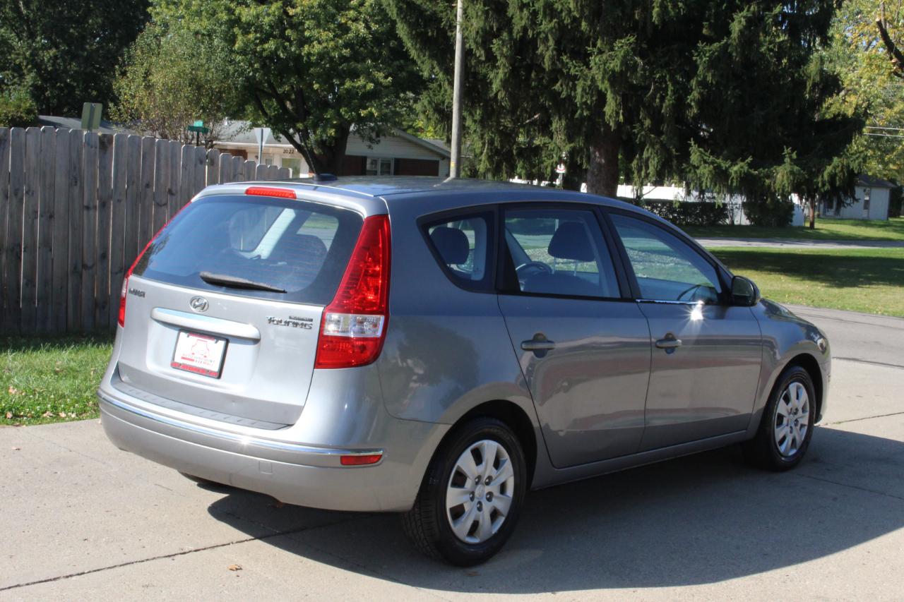 Hyundai Elantra Touring  2011
