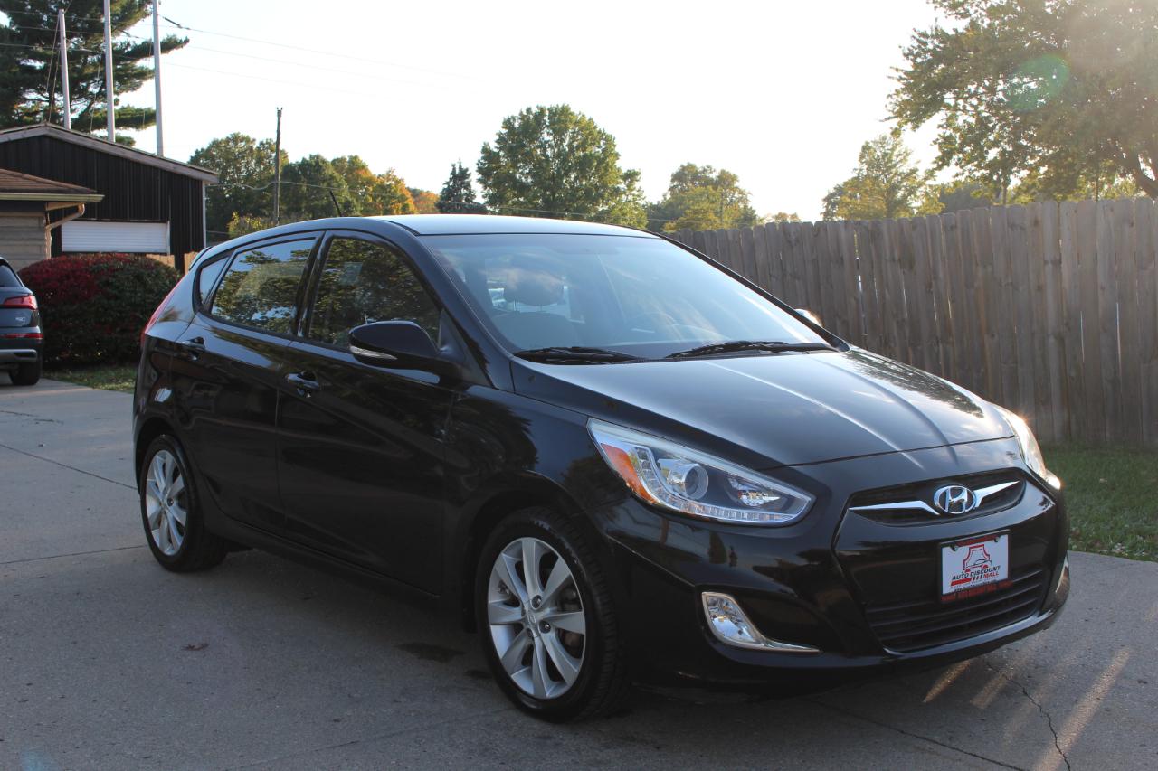 Hyundai Accent SE Hatchback Auto 2014