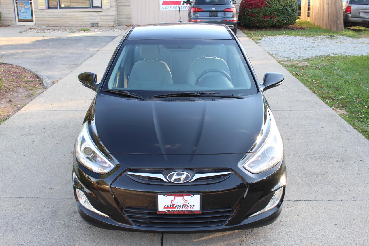 Hyundai Accent SE Hatchback Auto 2014